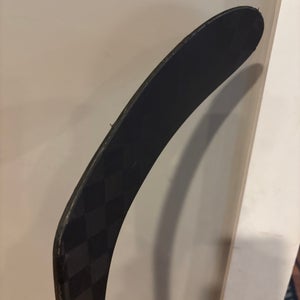 Junior Bauer Nexus Sync Right Handed Hockey Stick P28  (Used)