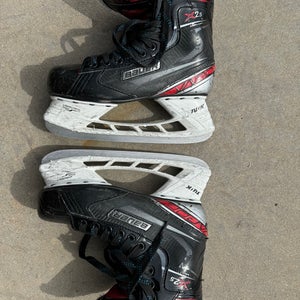 Bauer Vapor X2.5 Hockey Skates Regular Width 7 (Used)
