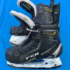 CCM Tacks Classic Pro Hockey Skates Regular Width Size 2.5 (Used)