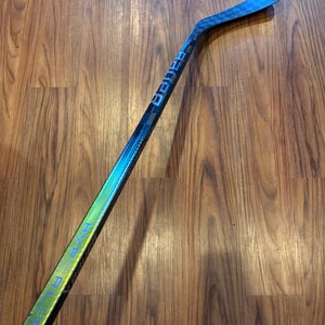 Senior Bauer Supreme UltraSonic Dressed As Vapor Hyperlite 2 Hockey Stick RH P92 Pro Stock