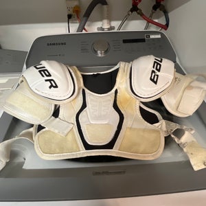 Youth Small Bauer Nexus 400 Shoulder Pads (Used)