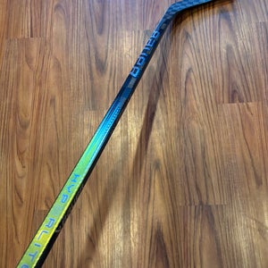 Senior Bauer Supreme UltraSonic Dressed As Vapor Hyperlite 2 Hockey Stick RH P92 Pro Stock