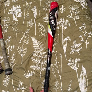 Louisville Slugger Bat (-3) 28 oz 31" (Used)