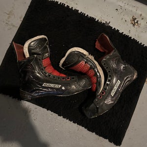 Senior Bauer Regular Width  Size 6 Vapor 1X Hockey Skates