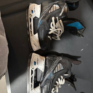 2021 True TF9 Hockey Skates Regular Width 7 (Used)