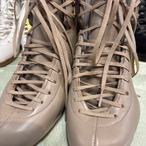 Women’s Figure Skates