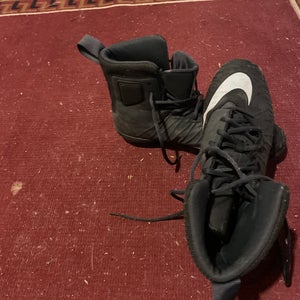Men's Size 11.0 Nike Football/Lacrosse High Top Cleat (Used)
