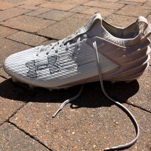 White Men's Size M 11.0 (W 12.0) Adult Under Armour Low Top Blur Molded Cleats (Used)