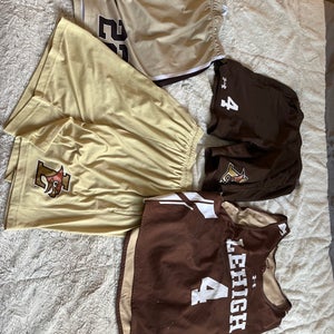 Gold Medium Men's Under Armour Shorts (Used)