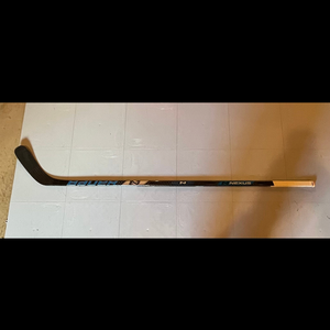 2 Senior Bauer Nexus 2N Right Handed Hockey Stick P88 Pro Stock (Used)