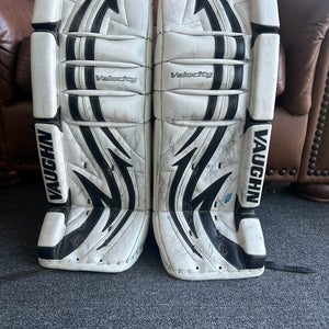 28"  2010 Vaughn Velocity V4 Goalie Leg Pads (Used)