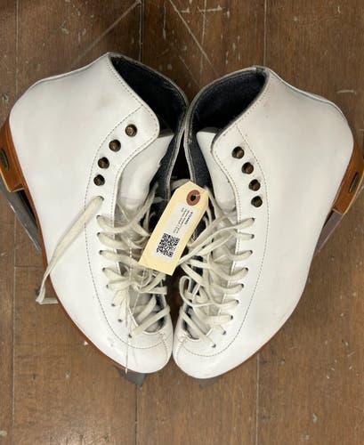 White Riedell Figure Skates Adult 7.5 (Used)