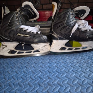 Bauer Flexlite 4.0 Hockey Skates Regular Width 9.5 (Used)