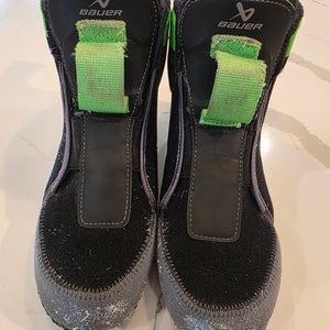 Bauer Konekt boots size 5/5.5(Used)