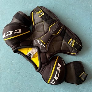 Ccm Junior medium hockey chest protector