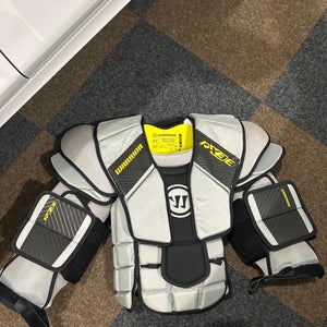 Medium/ Large Intermediate Warrior Ritual X3E Goalie Chest Protector  (New)