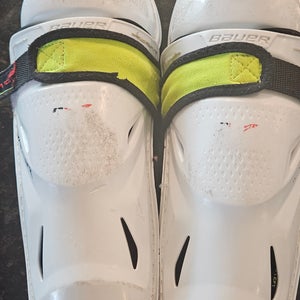 Junior Bauer Vapor 2x 11" Shin Pads