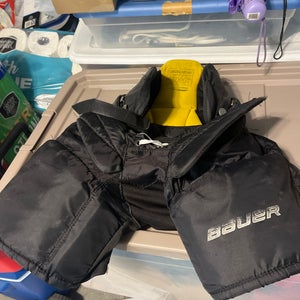 Medium Junior Bauer Hockey Pants (Used)