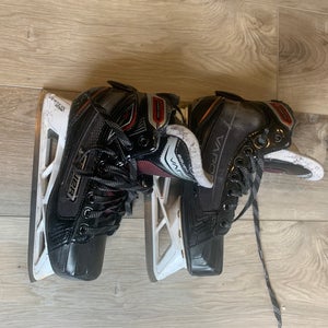 Bauer Vapor X700 Hockey Goalie Skates Regular Width Size 4 (Used)