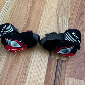 CCM youth elbow pads size small