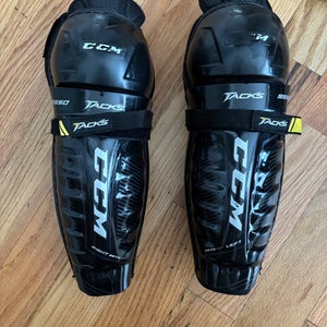 Junior CCM Tacks 9550 11" Shin Pads  (Used)