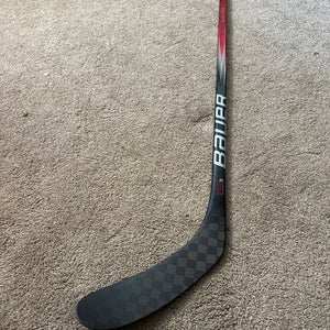 Intermdiate Bauer VaporX Shift Pro Right Hand 65 Flex Hockey Stick P28 (New)