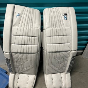33"  +2 , Vaughn Ve8 Pro Carbon Regular Goalie Full Set (Used)