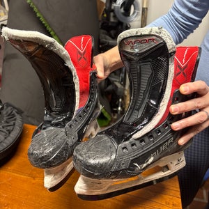 2024 Bauer Bauer vapor x5 pro Hockey Skates Regular Width Size 3 (Used)