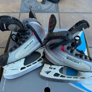 Bauer Vapor X Hockey Skates Regular Width Size 3.5 (Used)