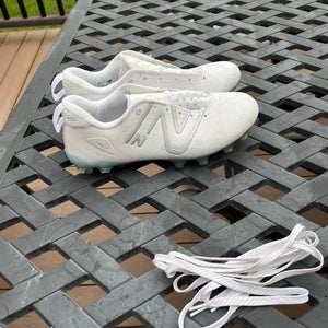 White Men's Size M 9.0 (W 10.0) Adult New Balance Low Top Freeze 4.0 Molded Cleats (Used)