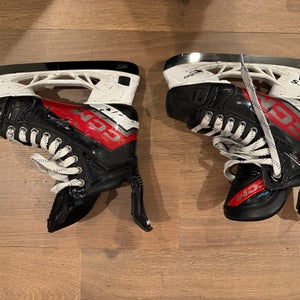 CCM JetSpeed FT6 Pro Hockey Skates Regular Width Size 3 (Used)