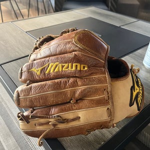 Mizuno Classic Pro Soft 11.75" (Used)