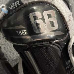 Bauer Vapor Hyperlite 2 Hockey Skates  Pro Stock 8 (Used)