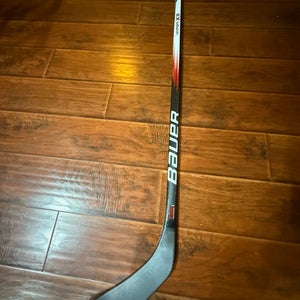 Bauer Vapor X3 Stick - 87 Flex, P28 Curve, Uncut