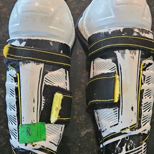 Youth CCM Super Tacks AS1 9" Shin Pads (Used)