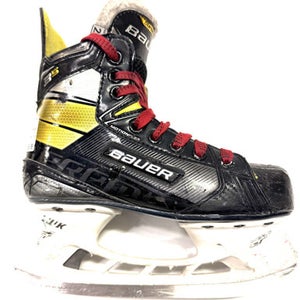 Used Bauer 3S Junior Hockey Skate Junior 02.5 11860-S000291260