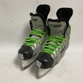 Bauer (Used) Intermediate Junior Size 2.5 Hockey Skates