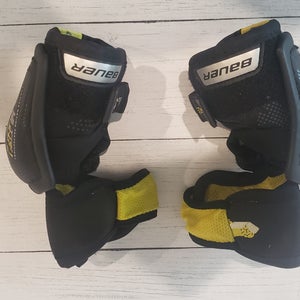 Youth Medium Bauer Supreme Ultrasonic Elbow Pads (Used)