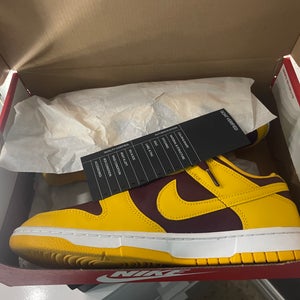 Men's Size M 10.0 (W 11.0) Nike Shoes (New)