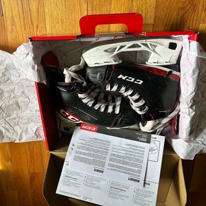 Junior CCM Regular Width  Size 2.5 JetSpeed FT475 Hockey Skates