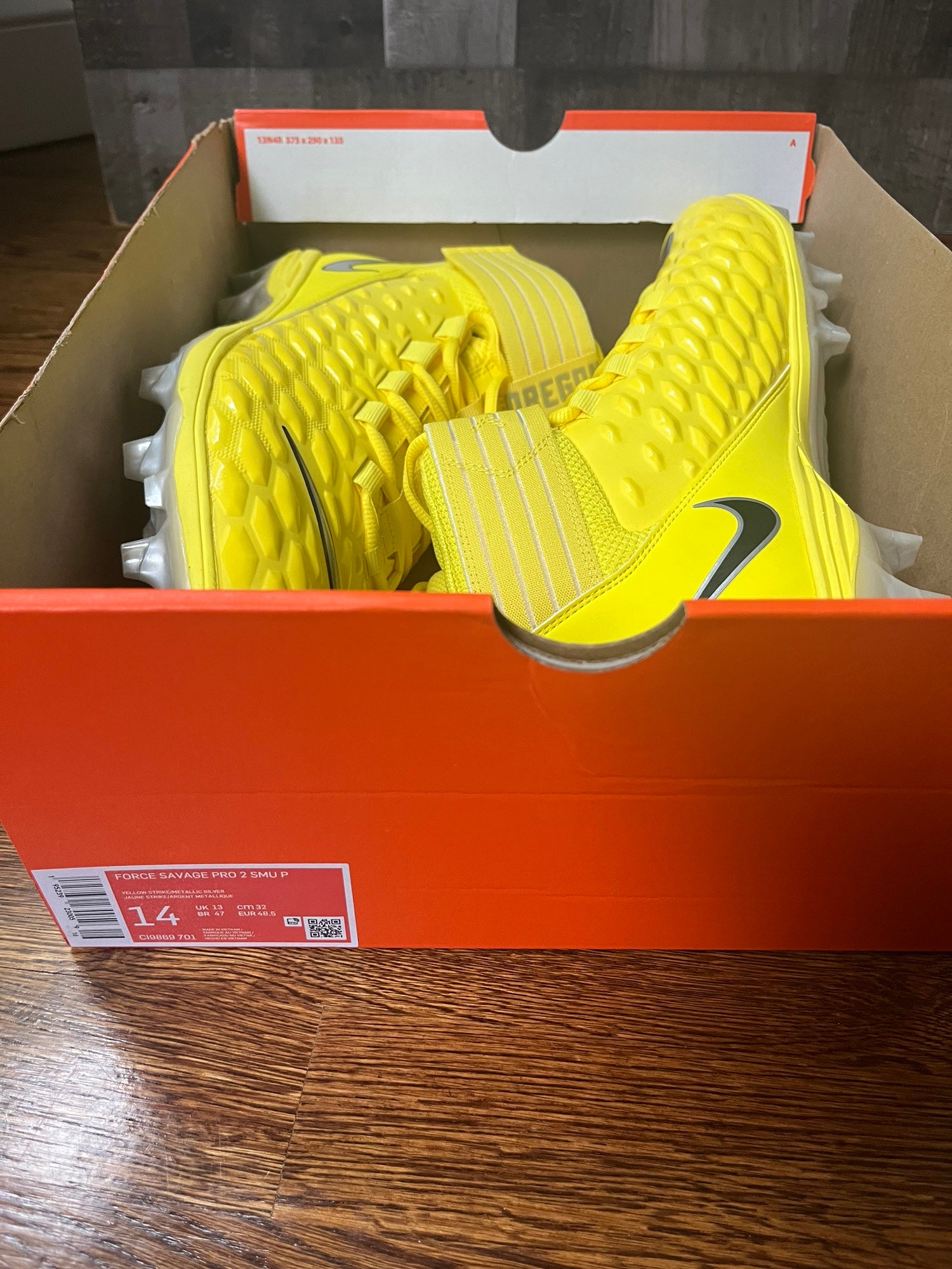Nike Force Savage Pro 2 Oregon Ducks PE Football Cleats Mens  display picture 3