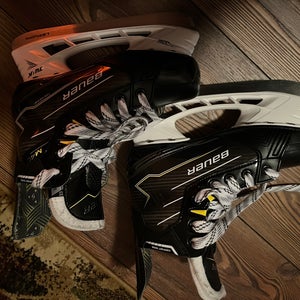 Bauer Supreme M40 Hockey Skates Wide Width Size 3.5 (Used)