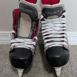 Bauer Vapor X4.0 Hockey Skates Regular Width Size 4.5 (Used)
