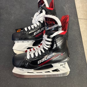 Brand New Bauer Vapor X4 Hockey Skates Fit 3 Size 7 (New)