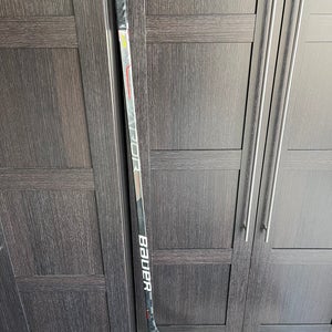 Senior Bauer Vapor Hyperlite Left Hand Hockey Stick P88  (Used)