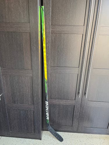 Senior Bauer Supreme UltraSonic Left Hand Hockey Stick P88 (Used)