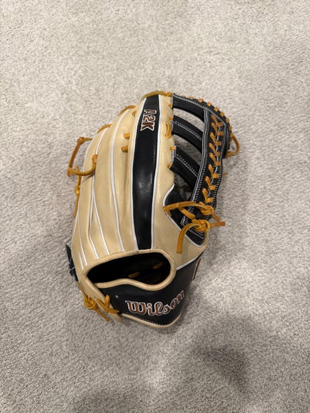 2024 Wilson Right Hand Throw Outfield A2K Baseball Glove 12.75" (Used)