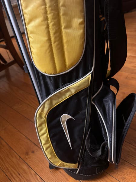 Unisex Nike Bag (Used) | SidelineSwap | Buy and Sell on SidelineSwap