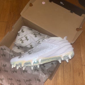 White Men's Size M 10 Adult Under Armour Low Top Blur (New)
