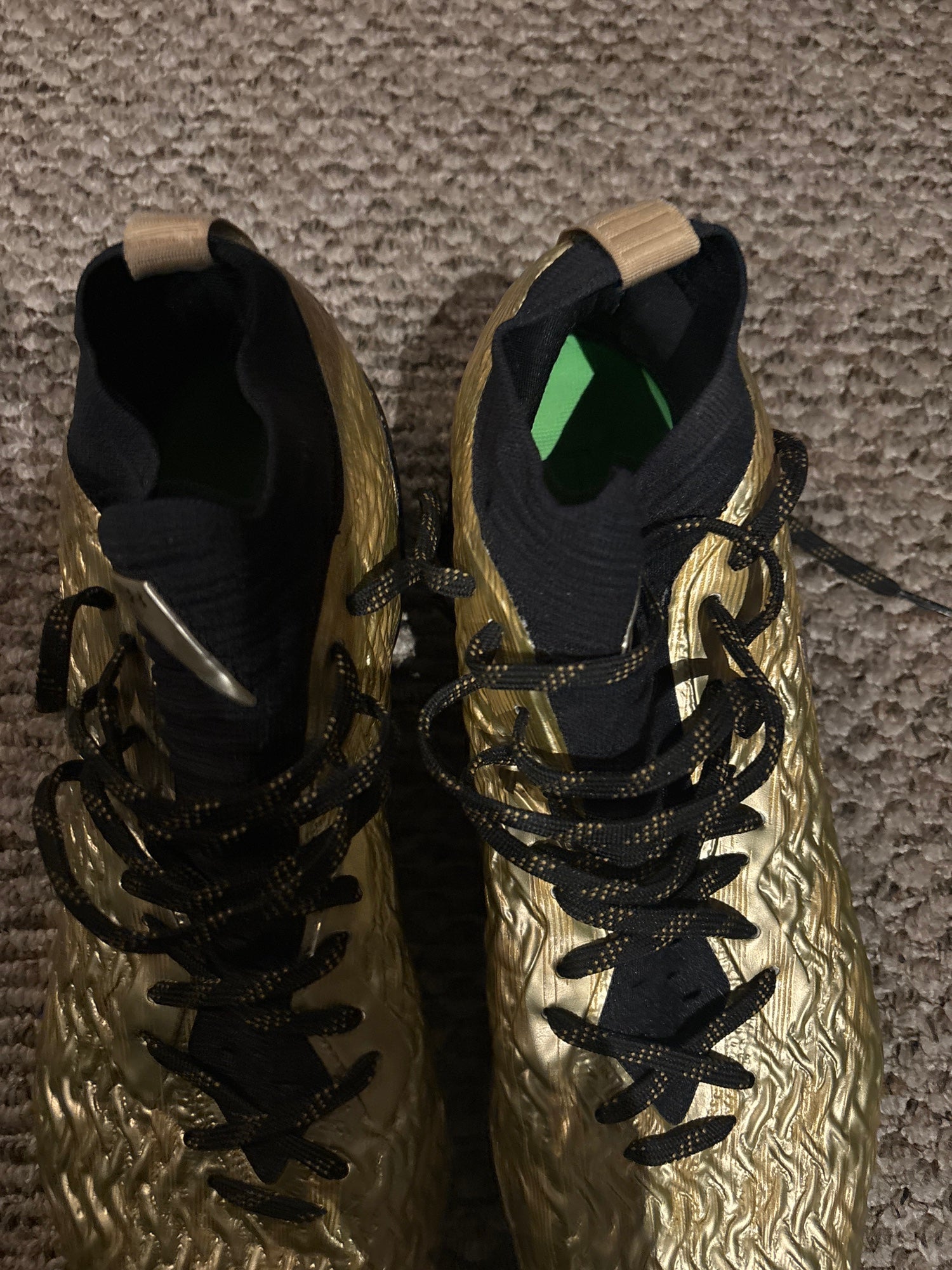 UNDER ARMOUR - A.N  Men's Size M 11.5 Under Armour Spotlight MC Cleats (Used